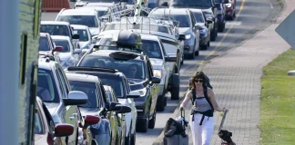 Canada Border Reopening Draws Few Americans