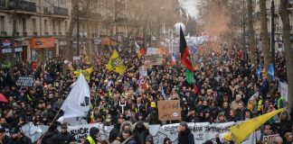 French Unions Vow to Fight Increase in Retirement Age