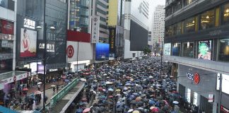 Hong Kong Touts Its Reopening to Wall Street