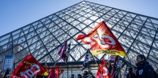 Louvre staff block entrances as part of pension protest