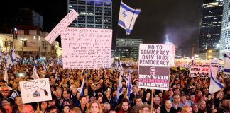 Mass protests erupt after Netanyahu fires defense chief