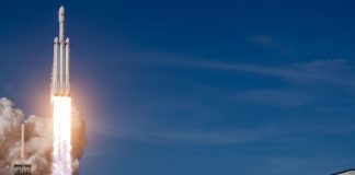 SpaceX launches 40 OneWeb internet relay satellites