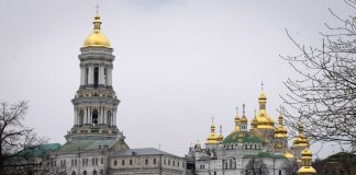 Tensions on the rise at revered Kyiv monastery complex